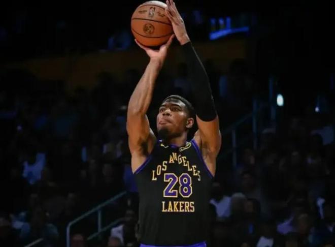 湖人险胜篮网暴露三大隐患 拉拉维亚八村垒状态