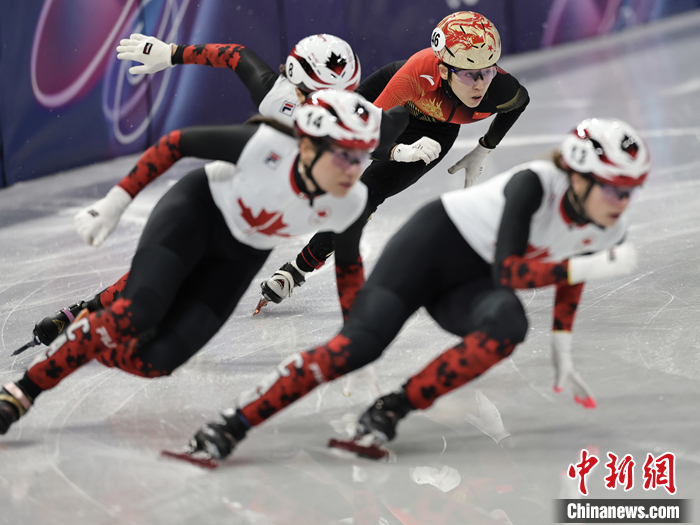 米兰冬季赛女子500米半决赛中，范可新以42秒83