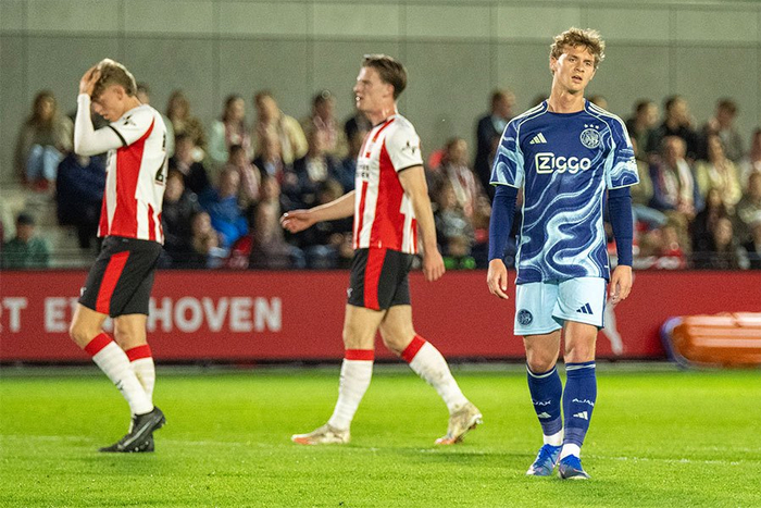 阿贾克斯青年队客场1-0力克埃因霍温青年队 伊布