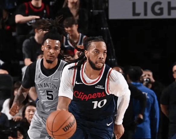 马刺力克快船登顶50胜行列 文班亚马米奇组合成